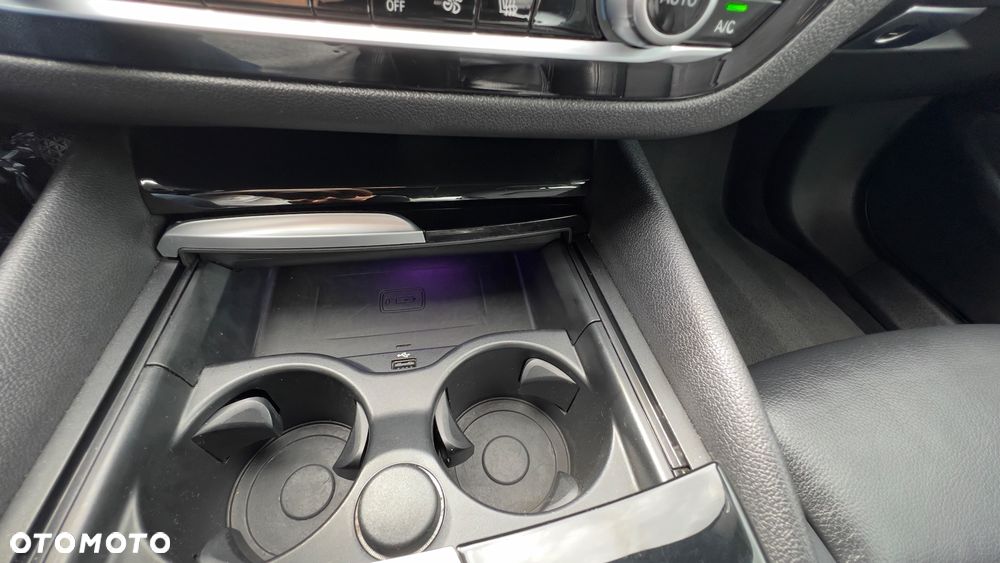 BMW Seria 5 520i Sport Line - 22