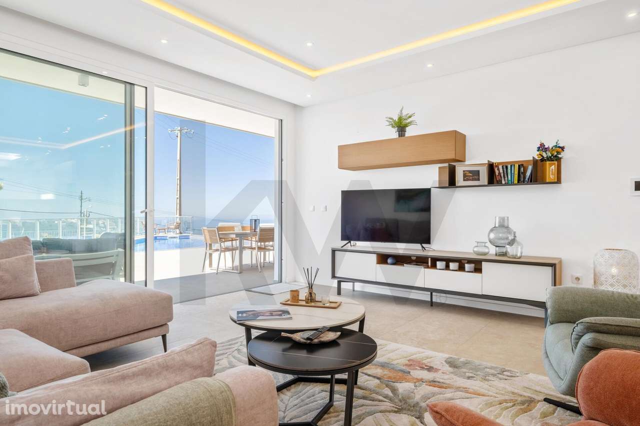 Moradia T3 Térrea - Contemporânea com Piscina, e Vista Mar Panorâmica - Grande imagem: 4/55