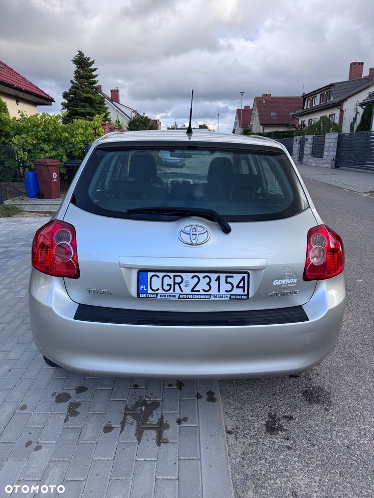 Toyota Auris 1.6 Executive - 4