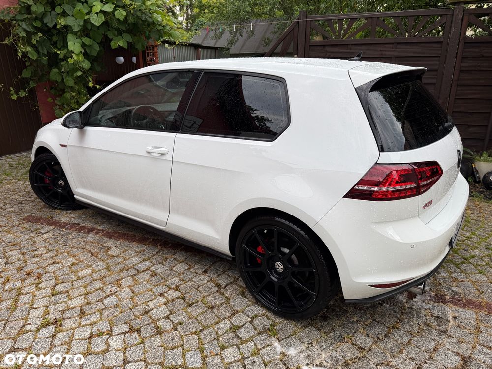 Volkswagen Golf GTI Performance BlueMotion Technology DSG - 2