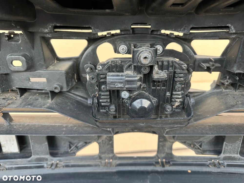 ZDERZAK Toyota Prius Prime 2017 ORYGINAŁ ŁADNY STAN - 7