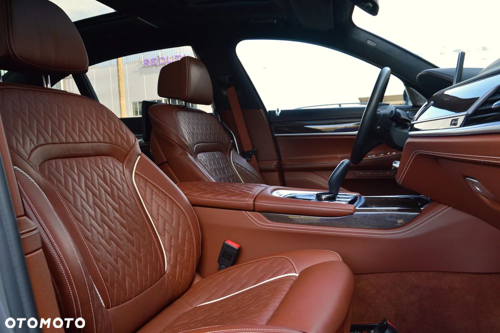 BMW Seria 7 M760Li xDrive V12 Excellence - 26