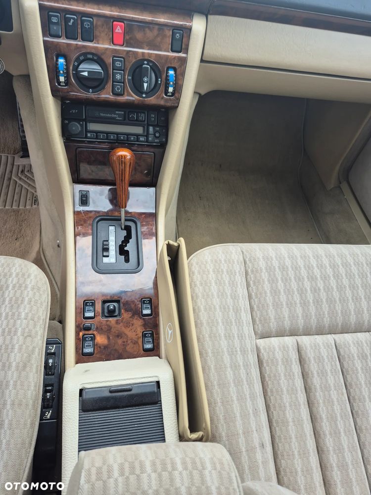 Mercedes-Benz W124 (1984-1993) - 12