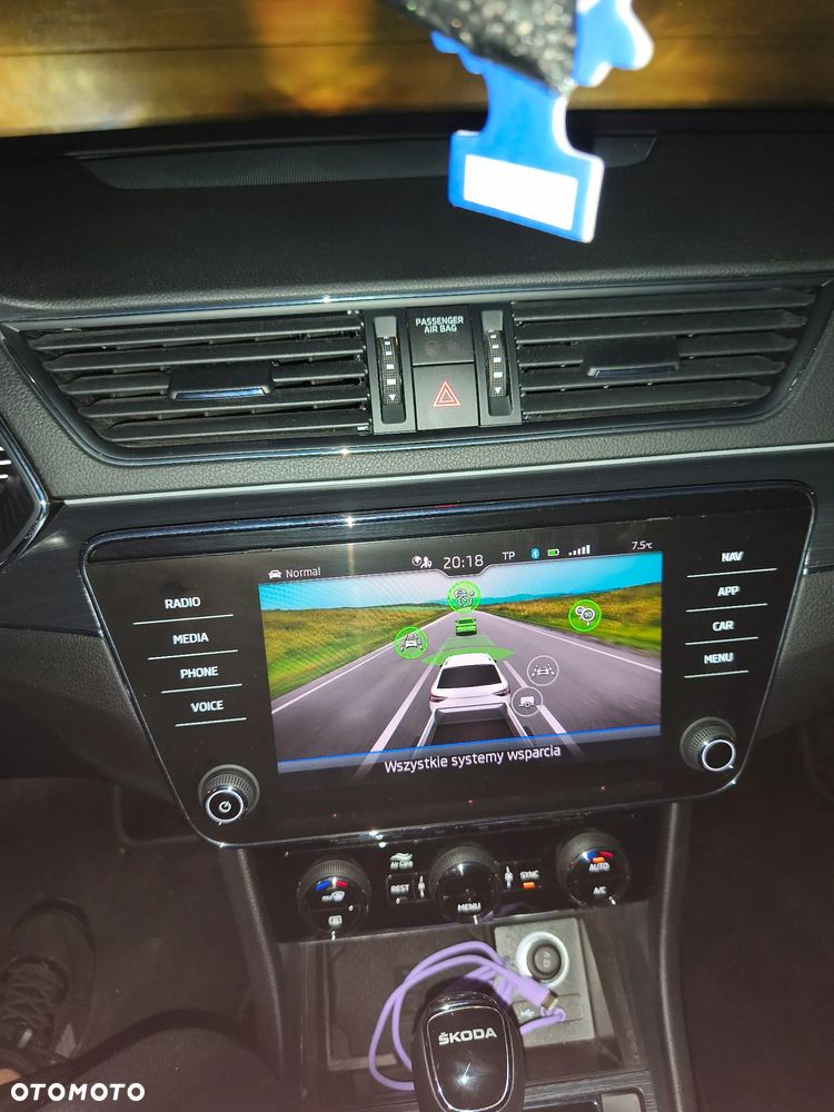 Skoda Superb 2.0 TDI Style DSG - 26