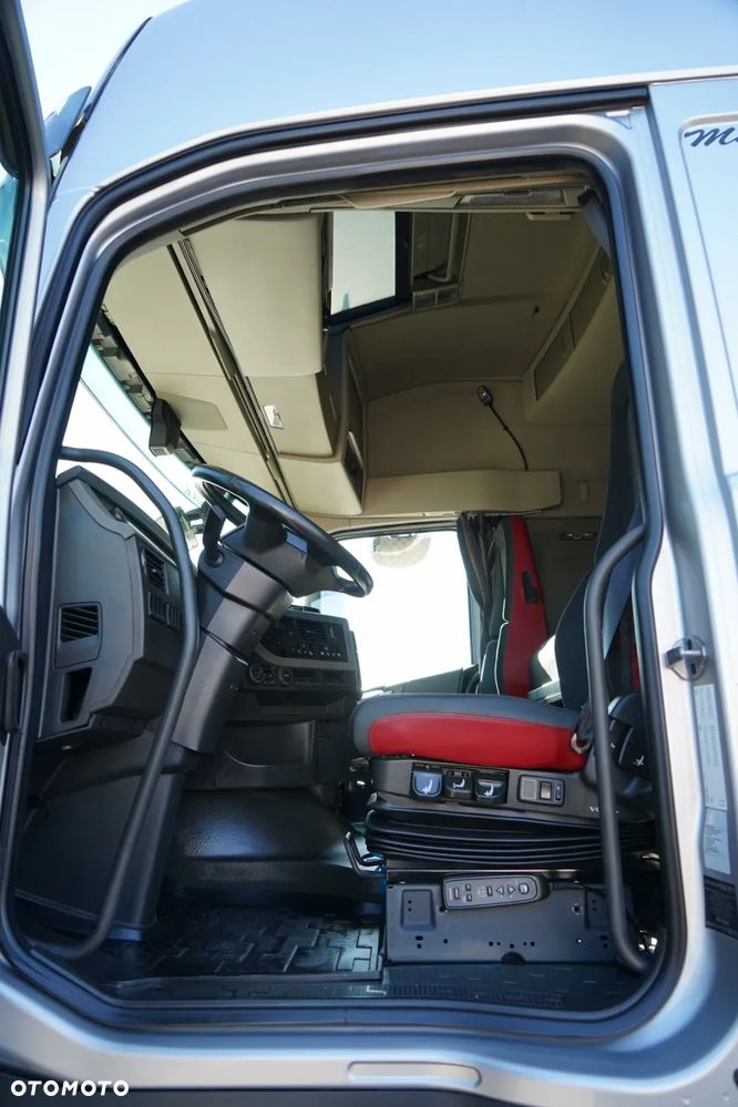 Volvo FH 460 / FIRANKA 7,3 M SOLÓWKA / MEGA / KLIMA POSTOJOWA / OŚ PODNOSZONA I SKRĘTNA / MOCNA PODŁOGA / - 23