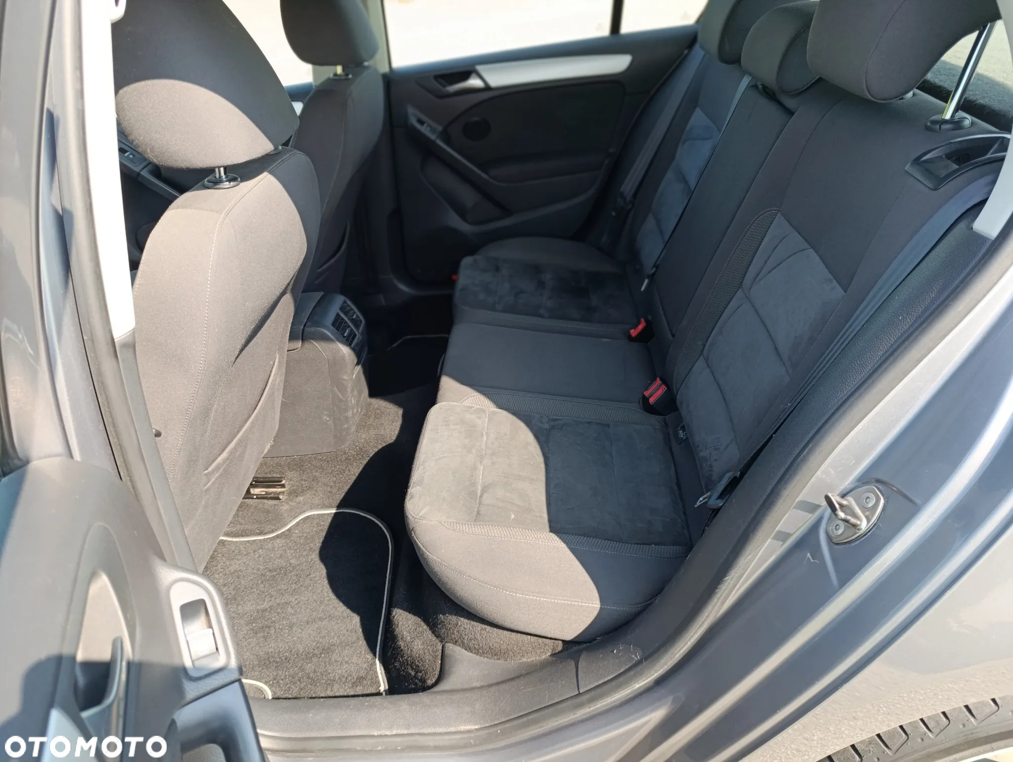 Volkswagen Golf VI 1.6 TDI Comfortline - 17