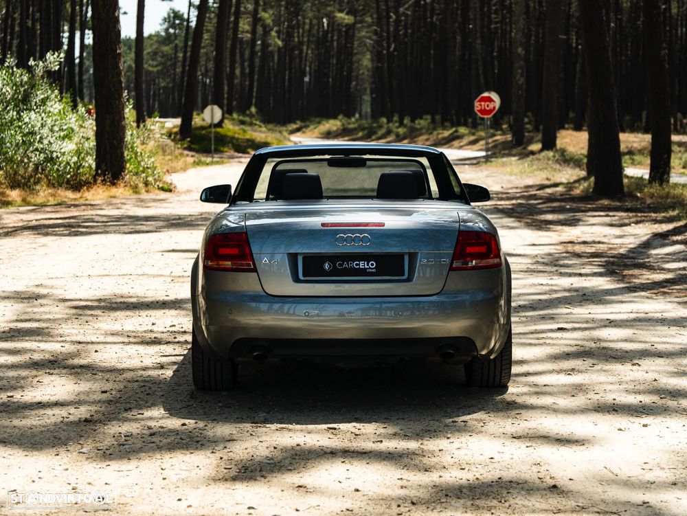Audi A4 Cabrio 2.0 TDI S-line - 11