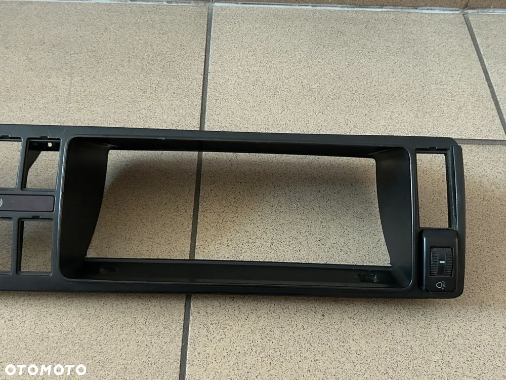 OBUDOWA RAMKA LICZNIKA VOLKSWAGEN GOLF II 191857243A - 2