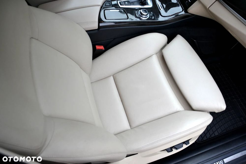 BMW Seria 5 530d xDrive Luxury Line - 20