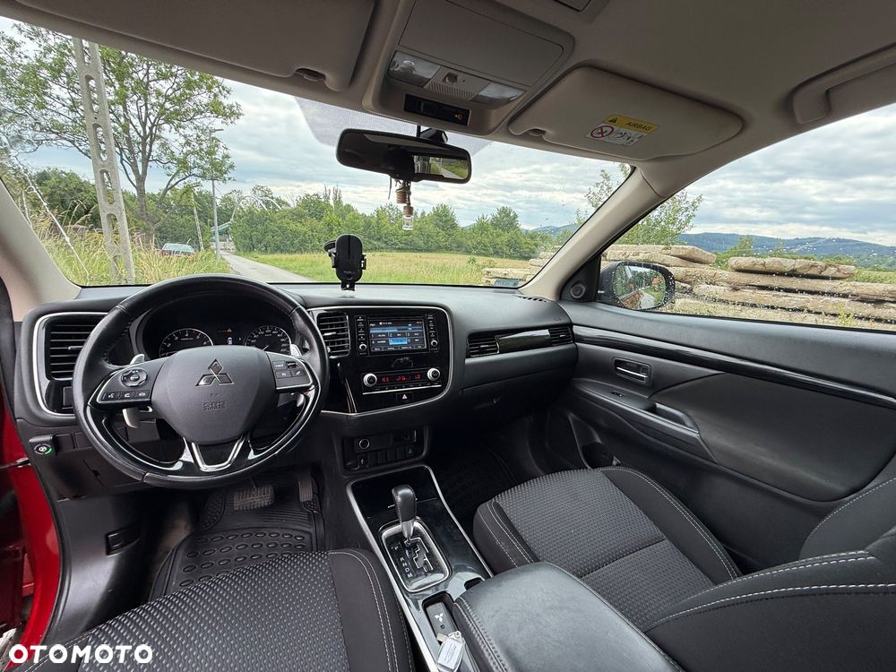 Mitsubishi Outlander 2.0 Intense + Navi 4WD CVT - 25