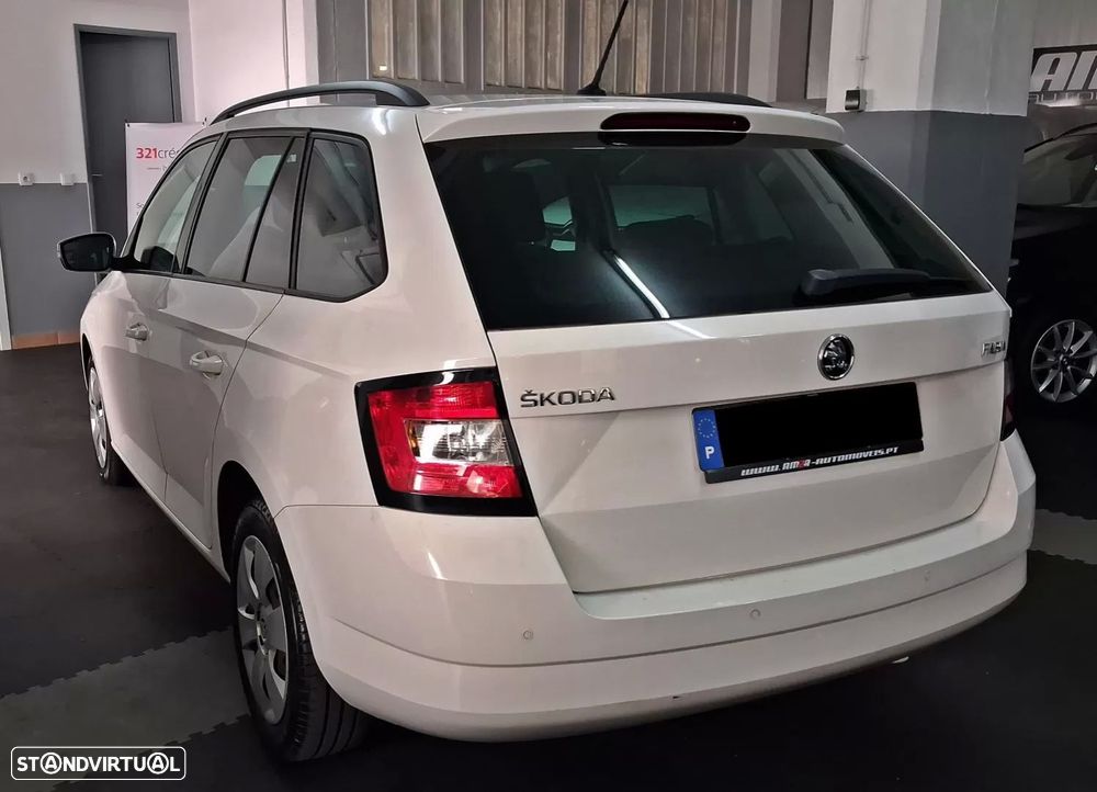 Skoda Fabia 1.0 Ambition — fotografia 4