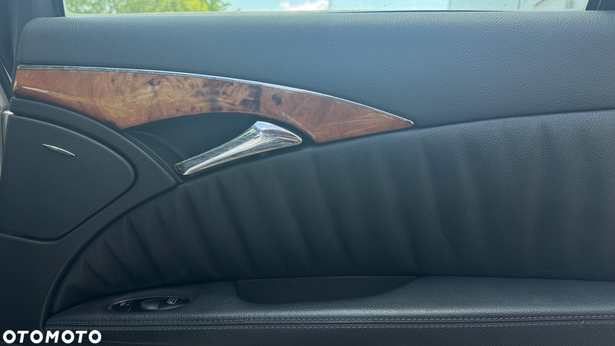 Mercedes-Benz Klasa E 320 T 4 Matic Elegance - 10