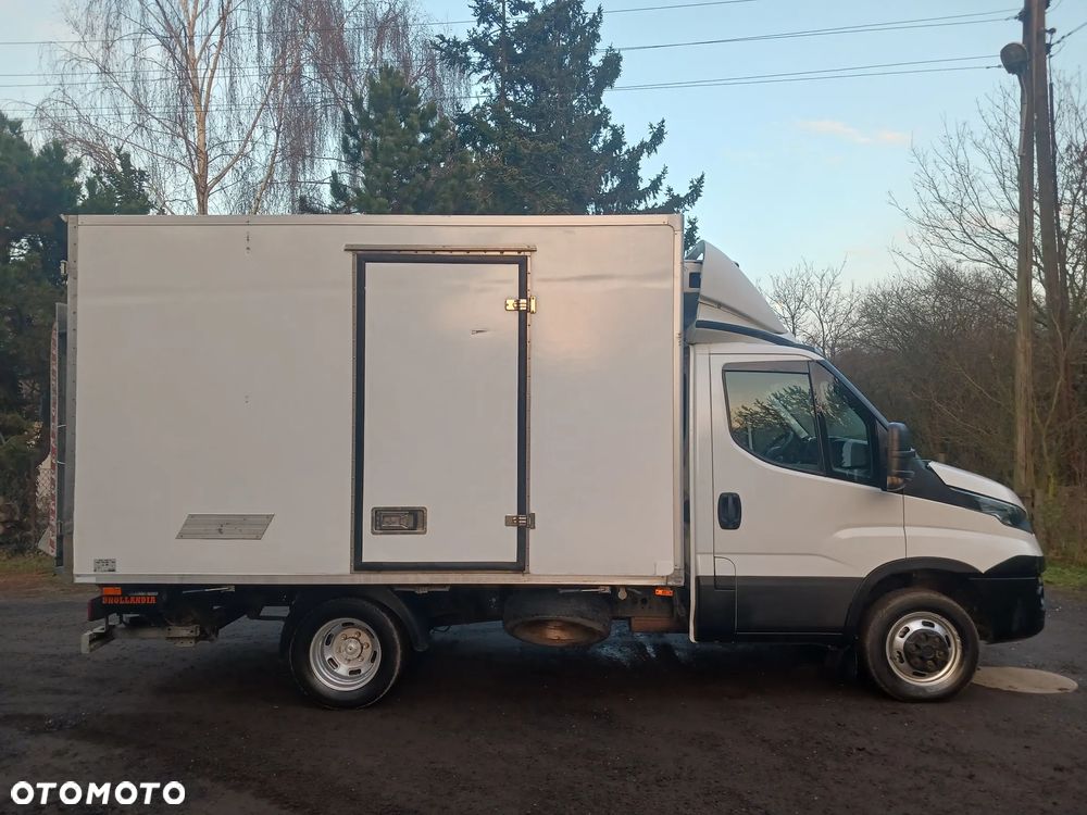 Iveco Daily 35C14 2.3 140 KM 2018r SALON Izoterma Chłodnia Mroźnia Agregat zasilanie zew. 250 tyś km - 22