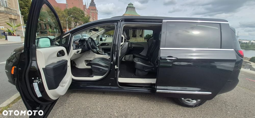 Chrysler Pacifica - 10