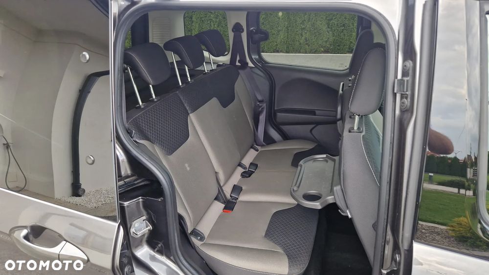 Ford Tourneo Courier 1.0 EcoBoost S&S Titanium - 22