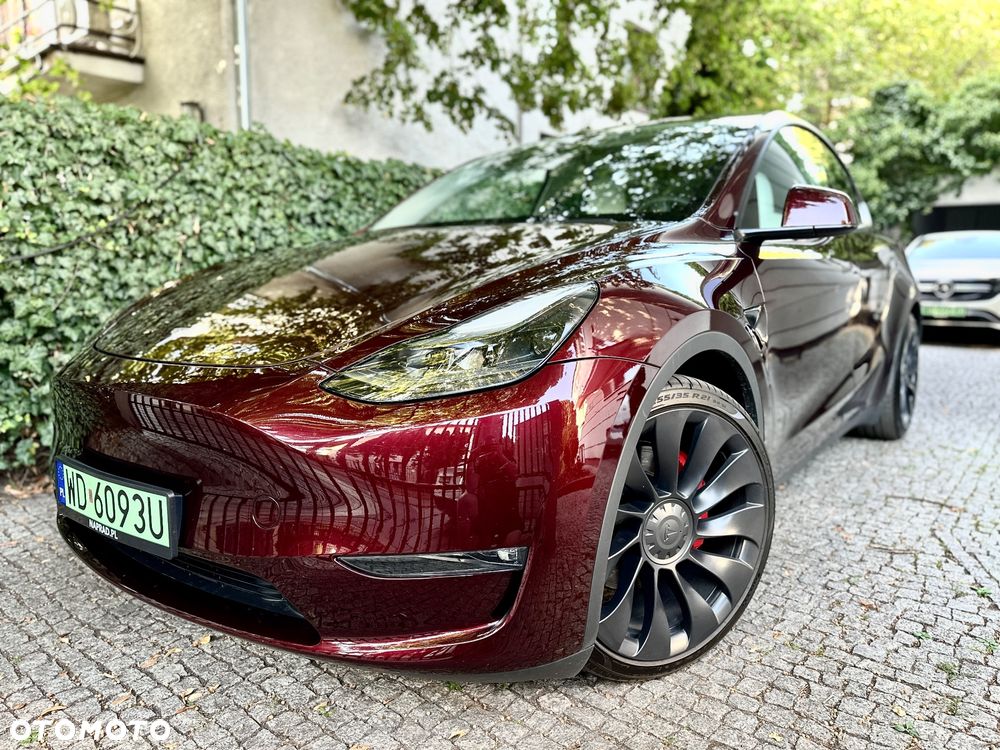 Tesla Y Performance AWD - 2