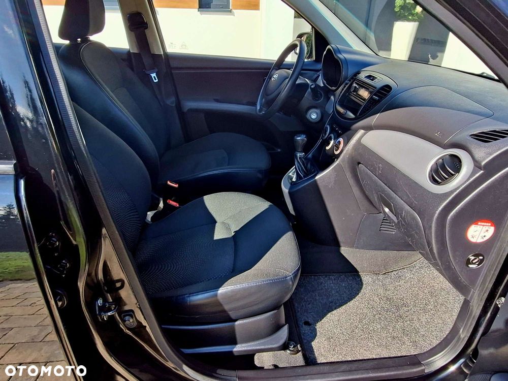 Hyundai i10 1.1 FIFA WM Edition - 11