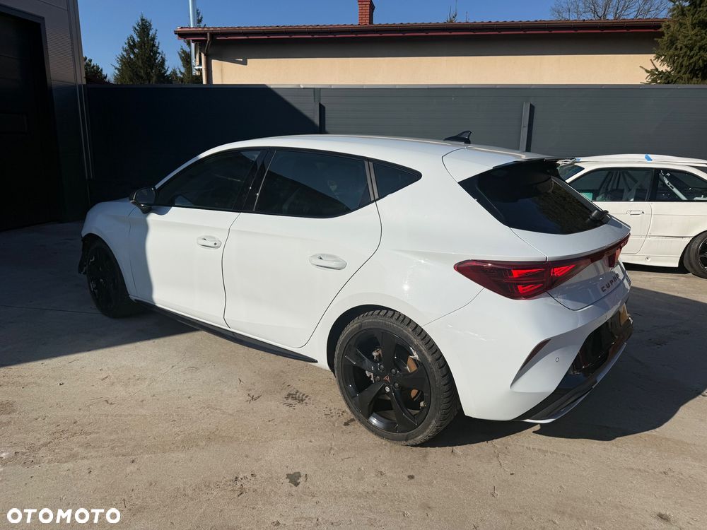 Cupra Leon 1.5 eTSI DSG - 11