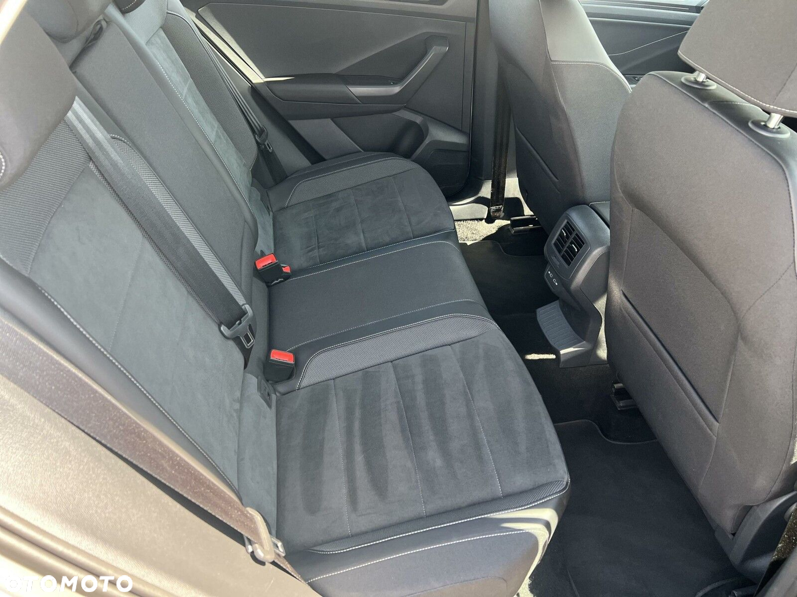 Volkswagen T-Roc 1.5 TSI Style DSG - 13