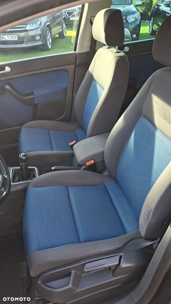 Volkswagen Golf Plus - 11