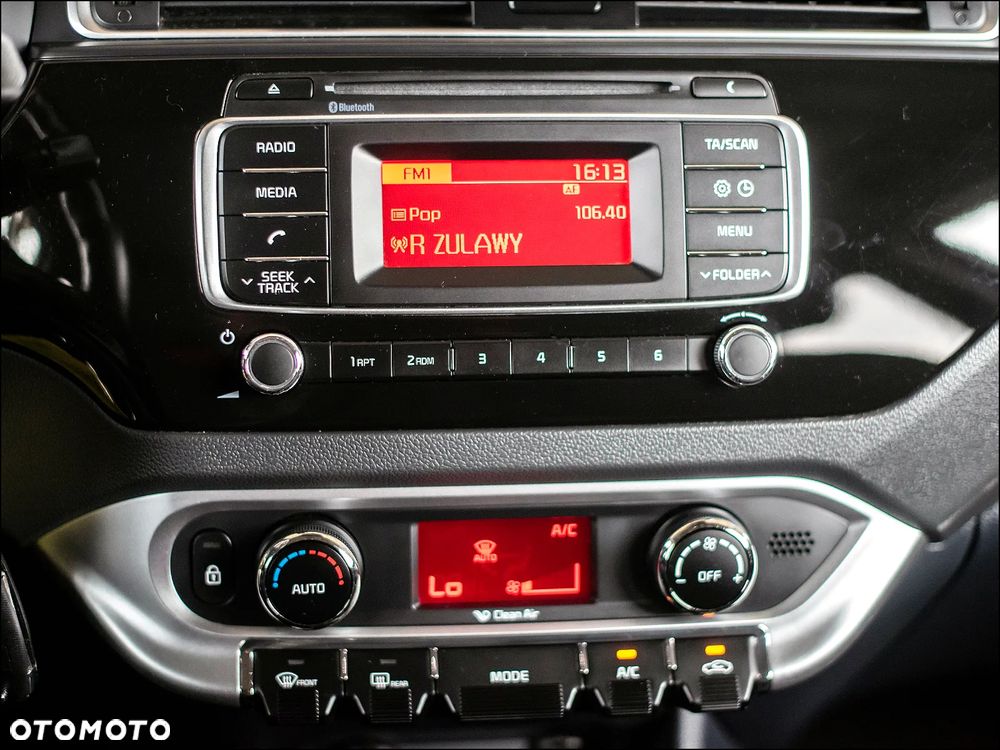 Kia Rio 1.2 Dream Team Edition - 20