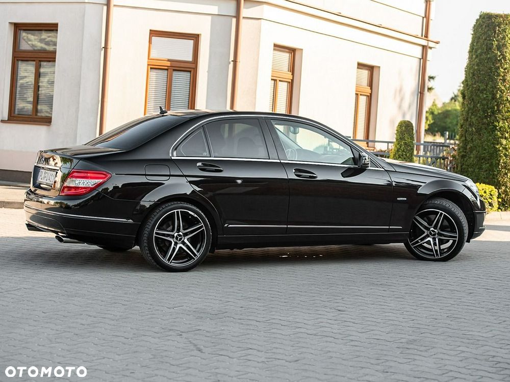 Mercedes-Benz Klasa C 350 CDI DPF 7G-TRONIC BlueEFFICIENCY Avantgarde - 17