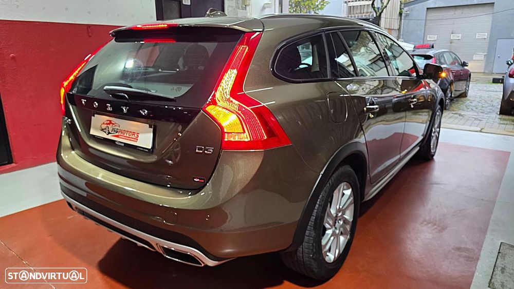Volvo V60 Cross Country 2.0 D3 Momentum - 7