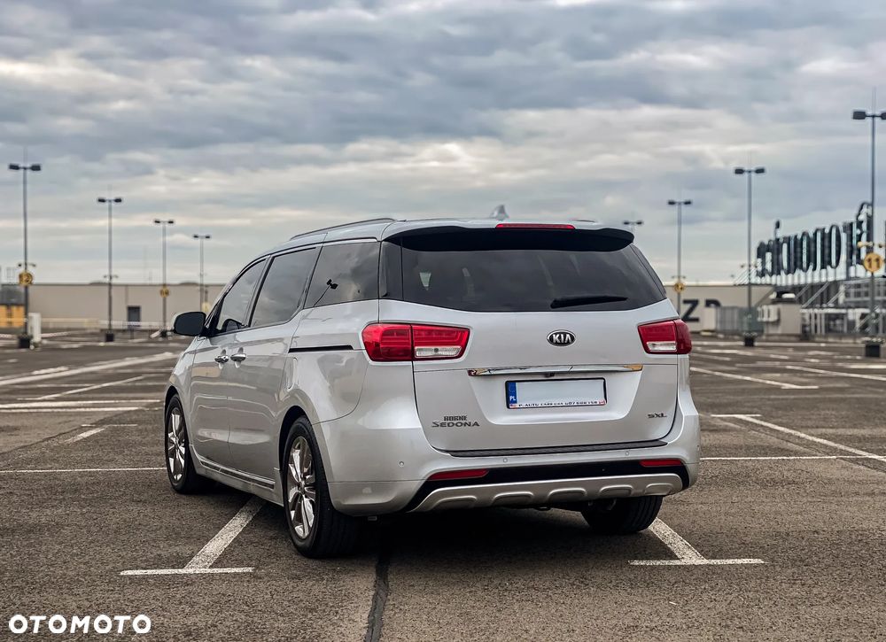 Kia Carnival - 5