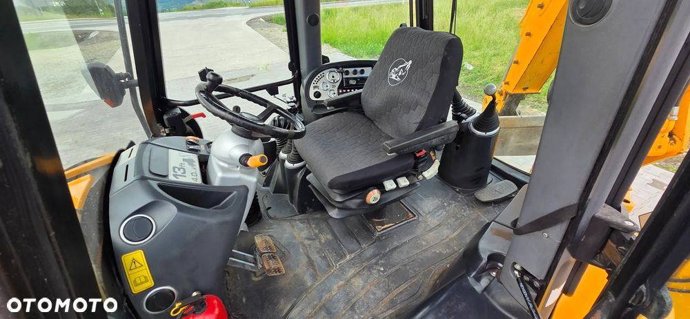 JCB 3CX - 8