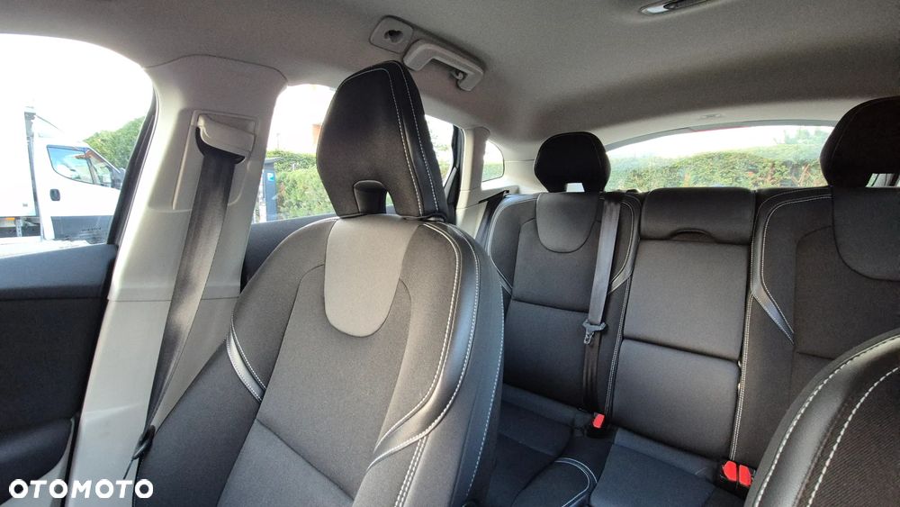 Volvo V40 T3 Drive-E Momentum - 22