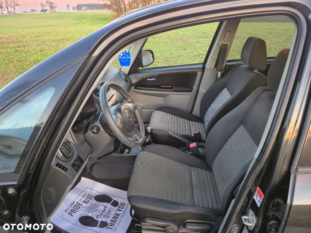 Suzuki SX4 1.6 Premium - 21