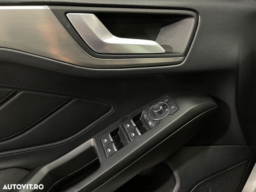 Ford Focus 1.0 EcoBoost Titanium - 21