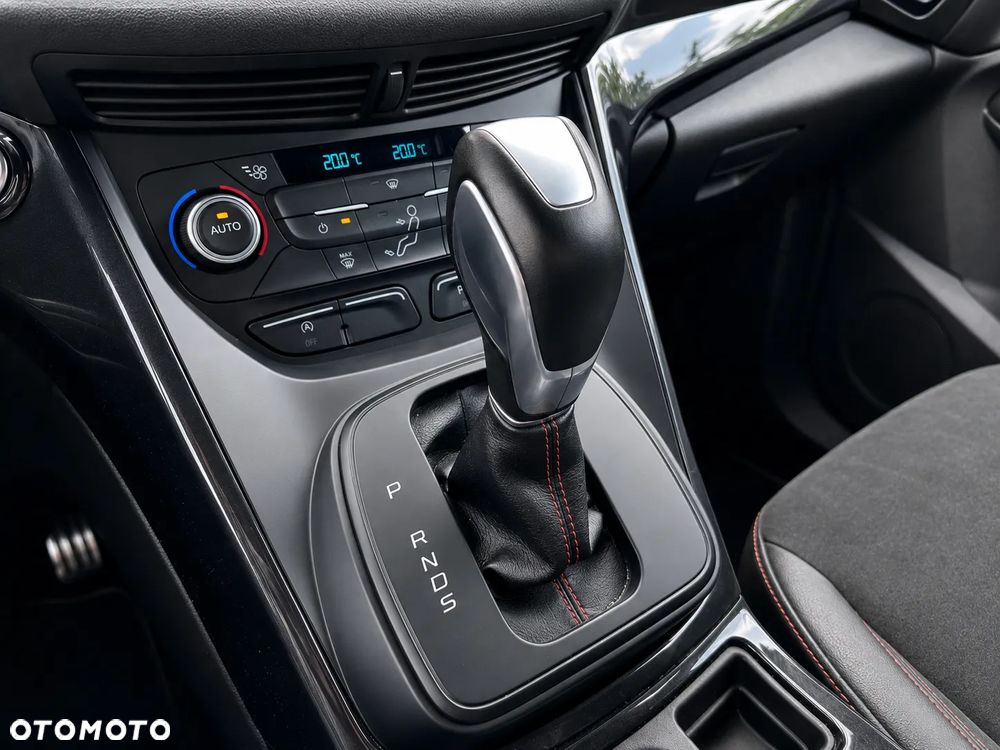 Ford Kuga 2.0 TDCi 4x4 ST-Line - 12