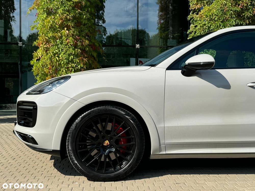 Porsche Cayenne Turbo - 9