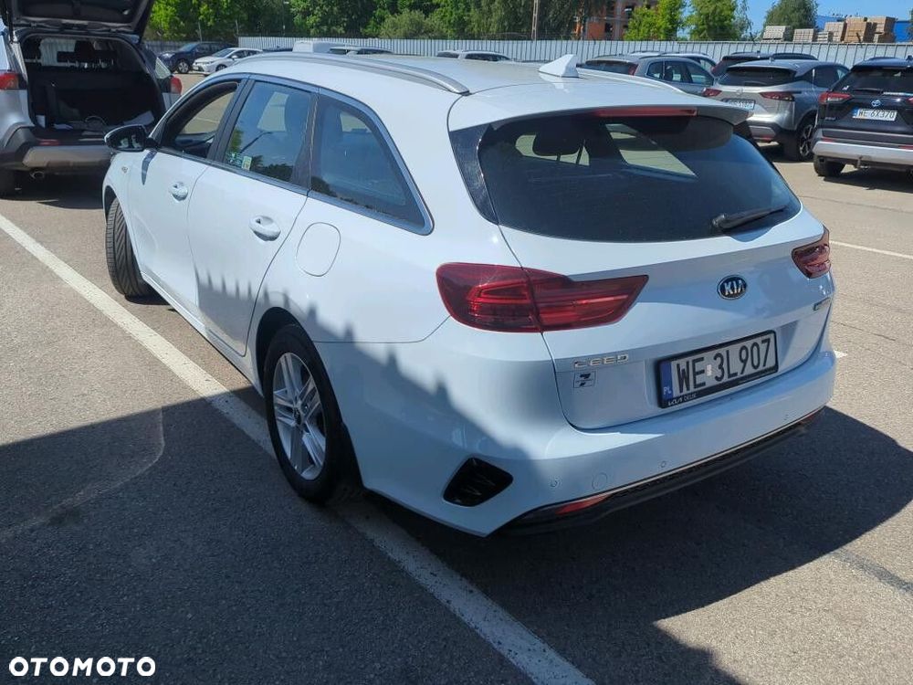 Kia Ceed - 4