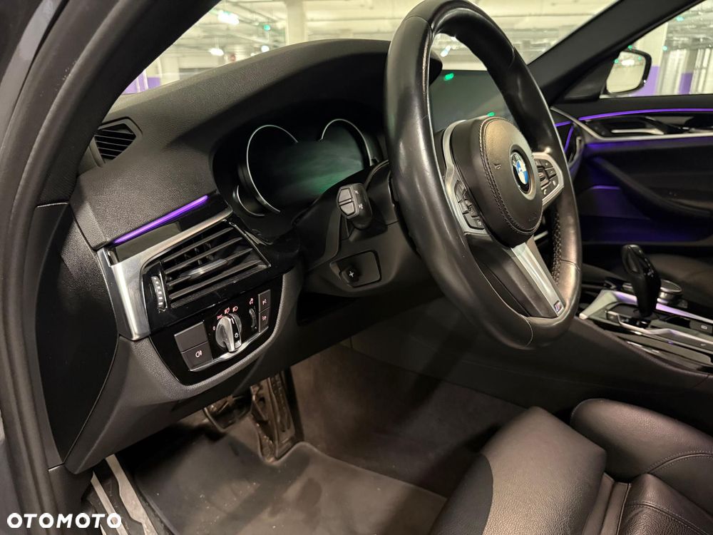 BMW Seria 5 M550d xDrive - 25