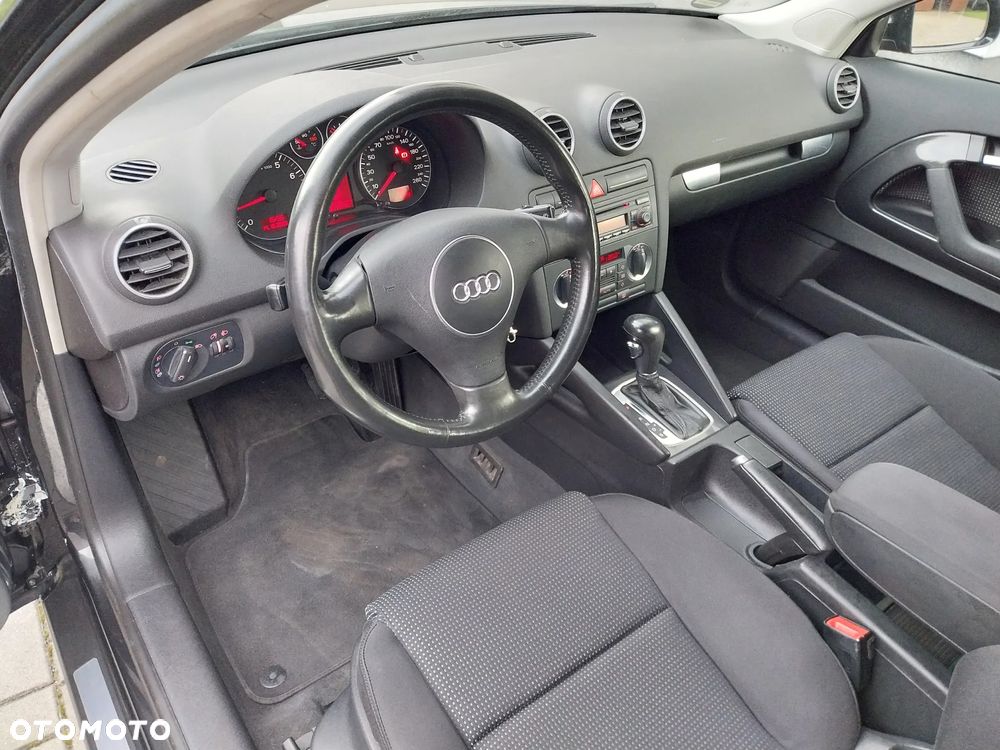 Audi A3 3-drzwiowe 1.6 S tronic Attraction - 17