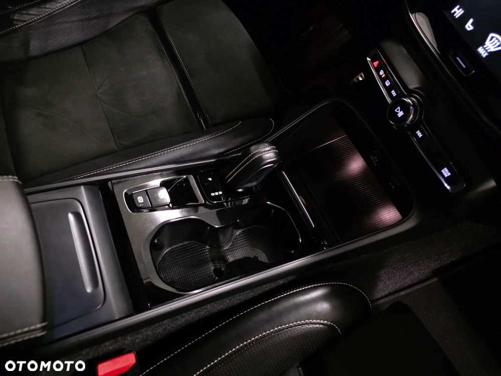 Volvo XC 40 D3 SCR R-Design - 19