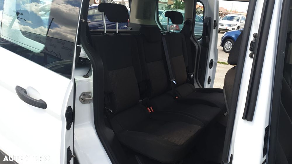 Ford Tourneo Connect - 31