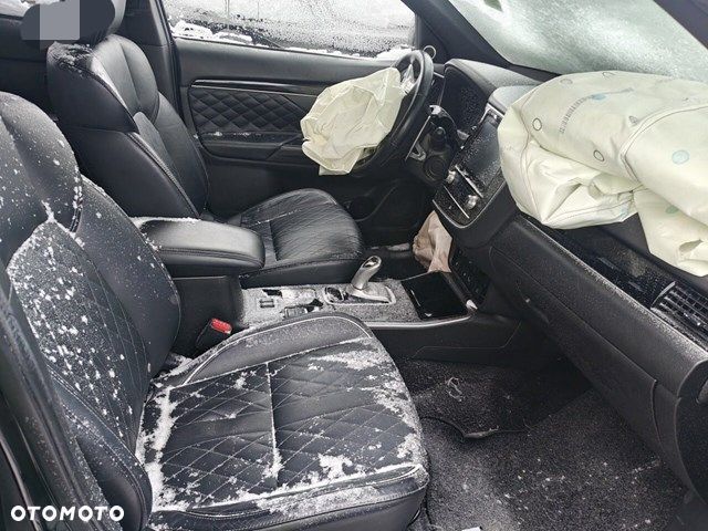 Mitsubishi Outlander Intense + - 5