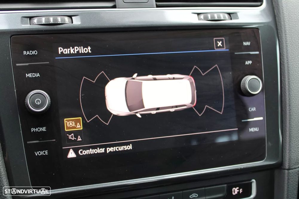 VW Golf Variant 1.6 TDi Confortline - 24