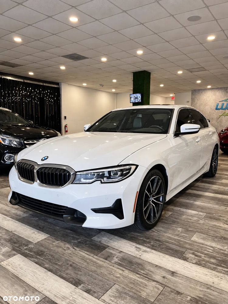 BMW Seria 3 330i M Sport - 1