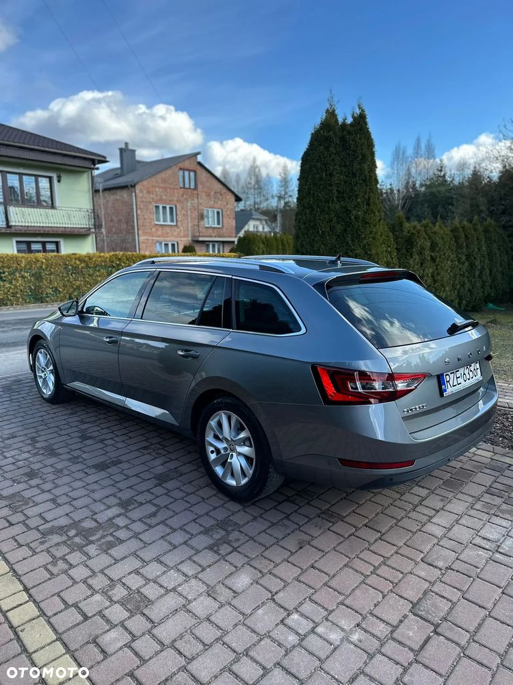 Skoda Superb 2.0 TDI SCR Ambition DSG - 17