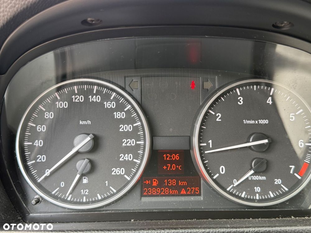 BMW Seria 3 318i Edition Exclusive - 14