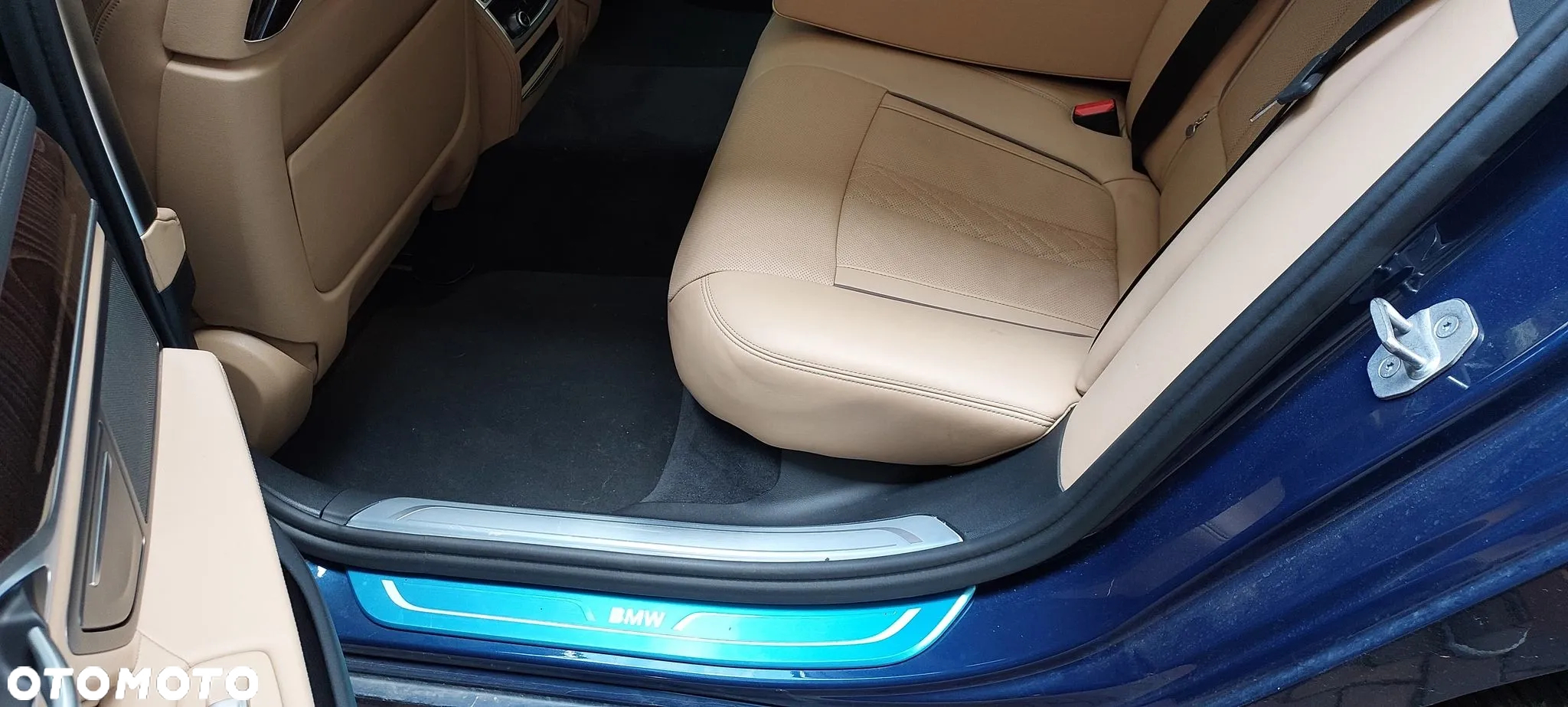 BMW Seria 7 750Li xDrive - 12