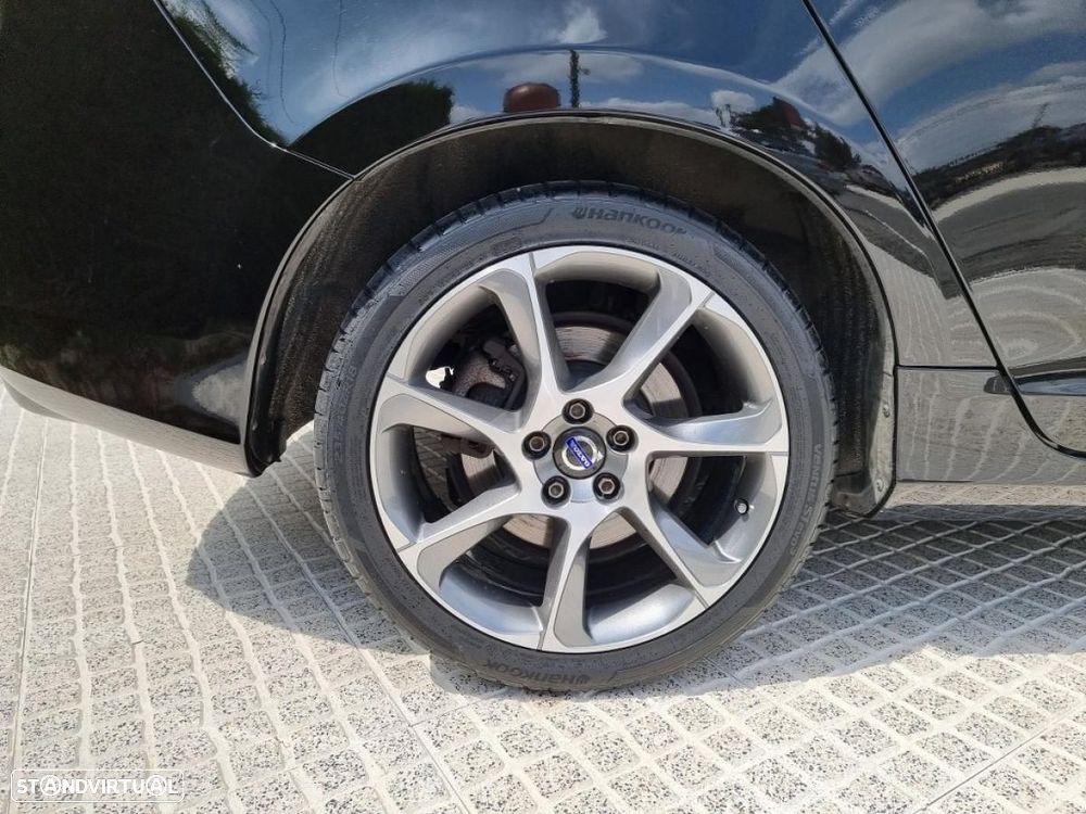 Volvo V60 2.0 D2 Momentum - 16