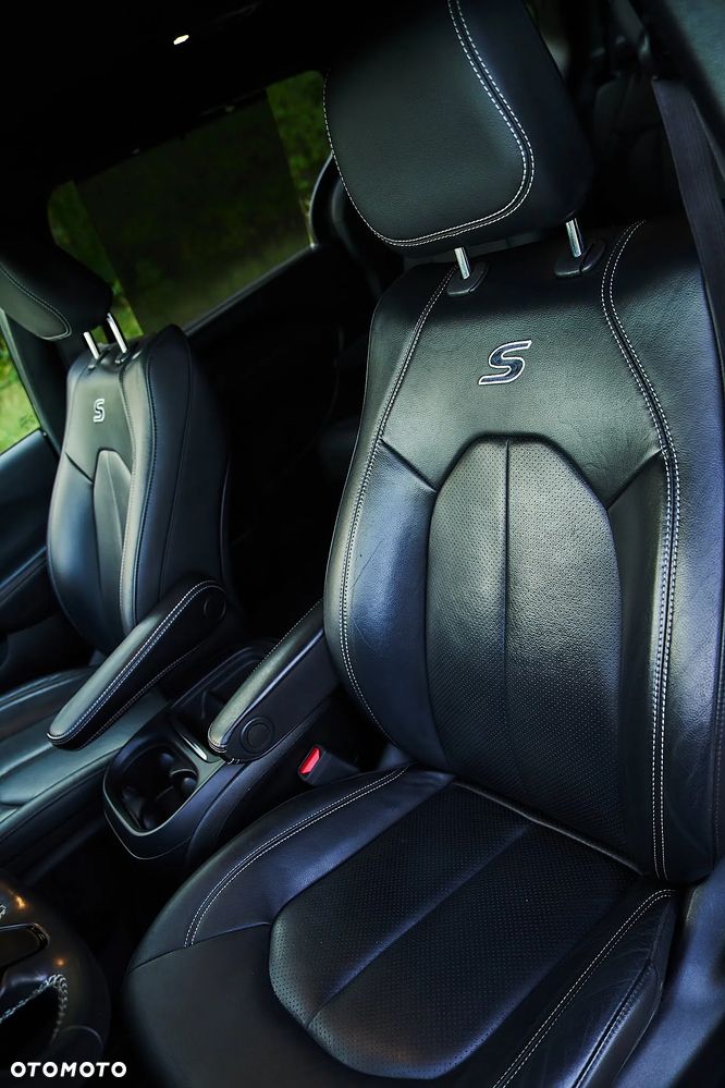 Chrysler Pacifica - 23