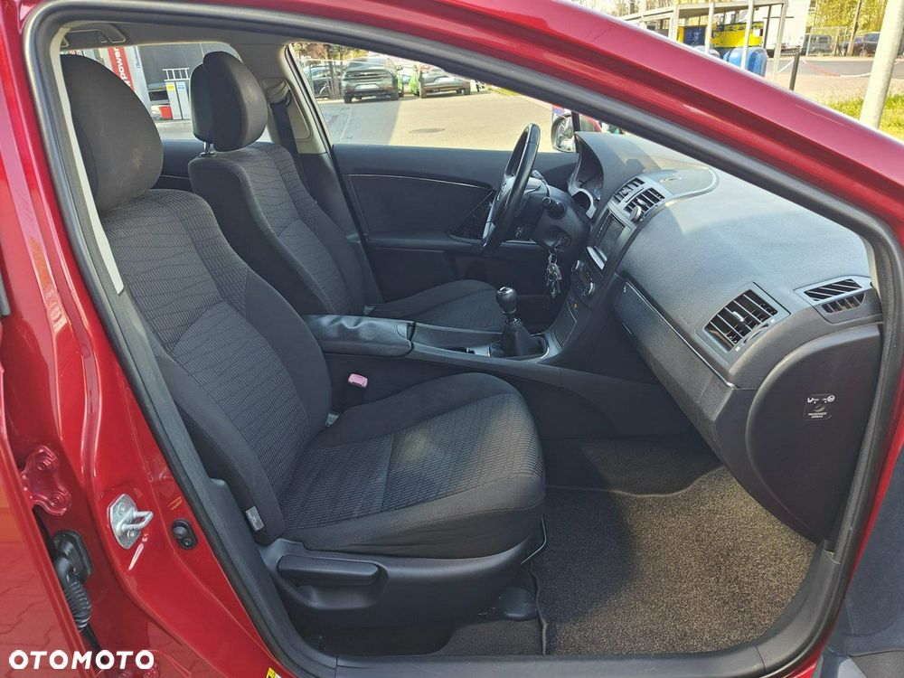 Toyota Avensis - 15