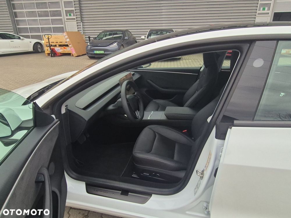 Tesla Model 3 - 14