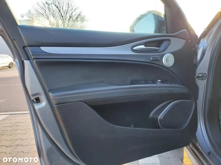Alfa Romeo Stelvio 2.0 Turbo Veloce TI Q4 - 14